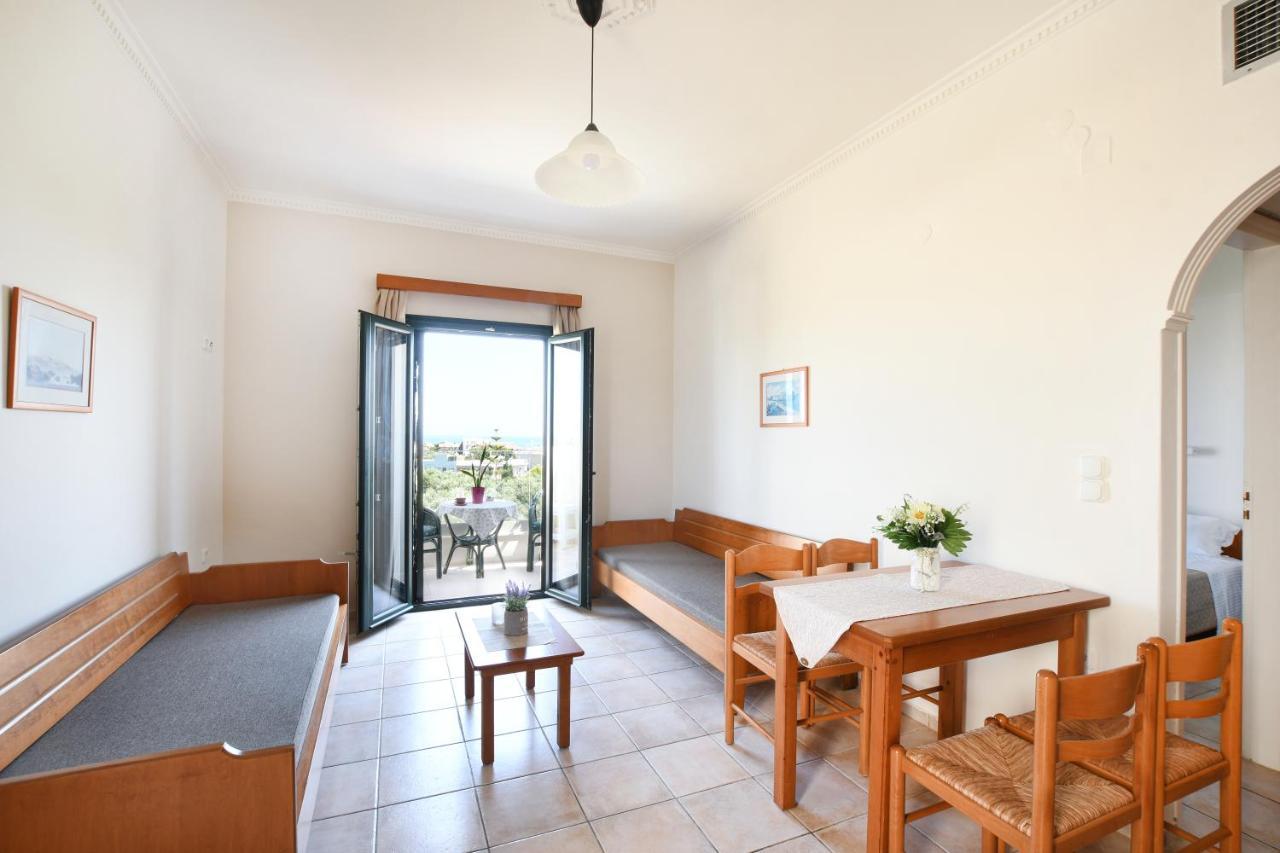 Aspri Petra Aparthotel 3*